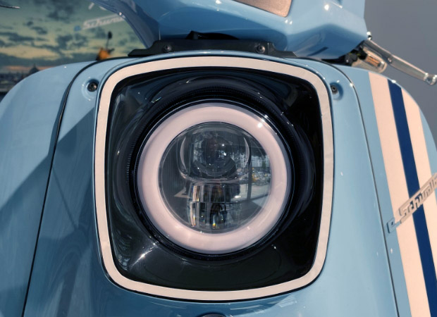 Schwalbe Nizza Scheinwerfer von vorne